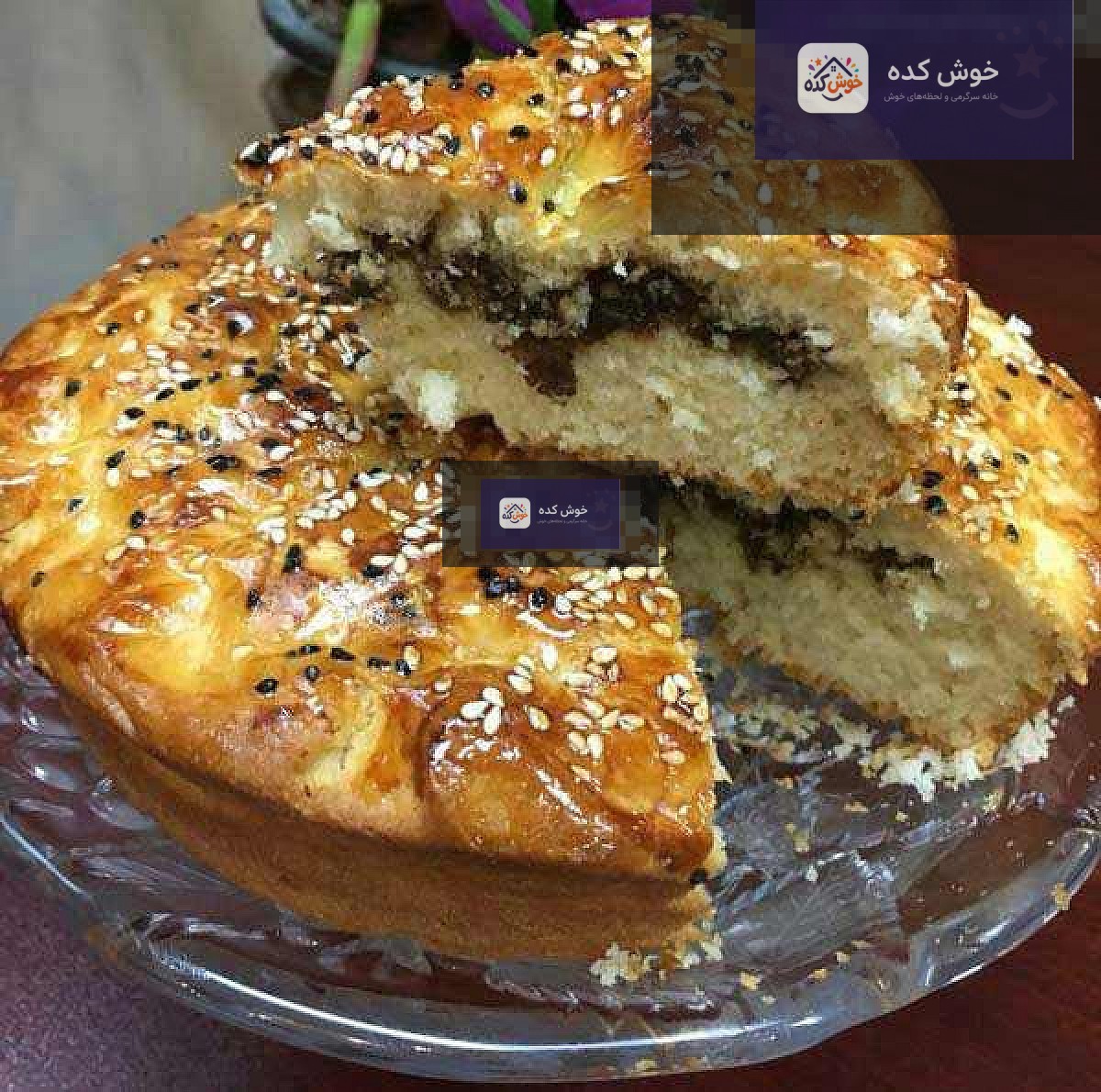 نان شیرمال خرما و گردو آماده سرو برشهای نان شیرمال خرما و گردو با مغز غنی و تزیین کنجد، آماده سرو