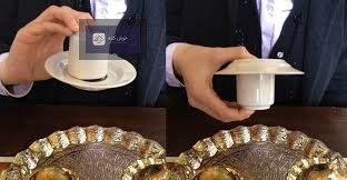 نمادهای فال قهوه و تعبیر آنها تصویری نزدیک از فنجان قهوه با نمادهای واضح برای تفسیر فال