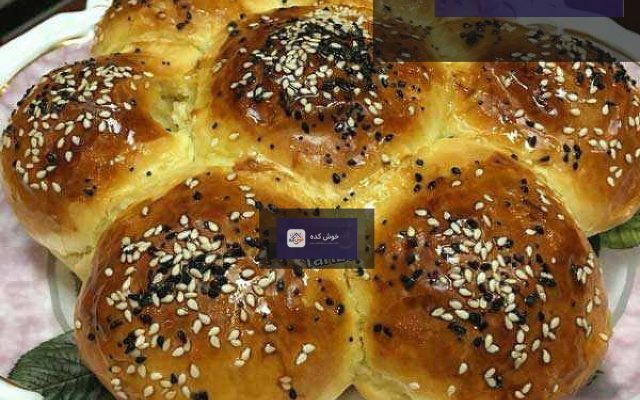 نان شیرمال خرما و گردو خانگی با بافت نرم و مغزدار، مناسب برای افطار و سحری ماه رمضان