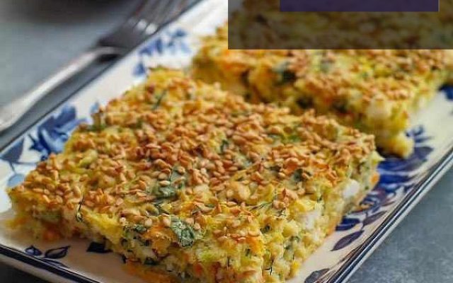 موجور کدو و هویج، یک غذای ترکیه ای سریع و لذیذ، با تزیین سبزیجات تازه