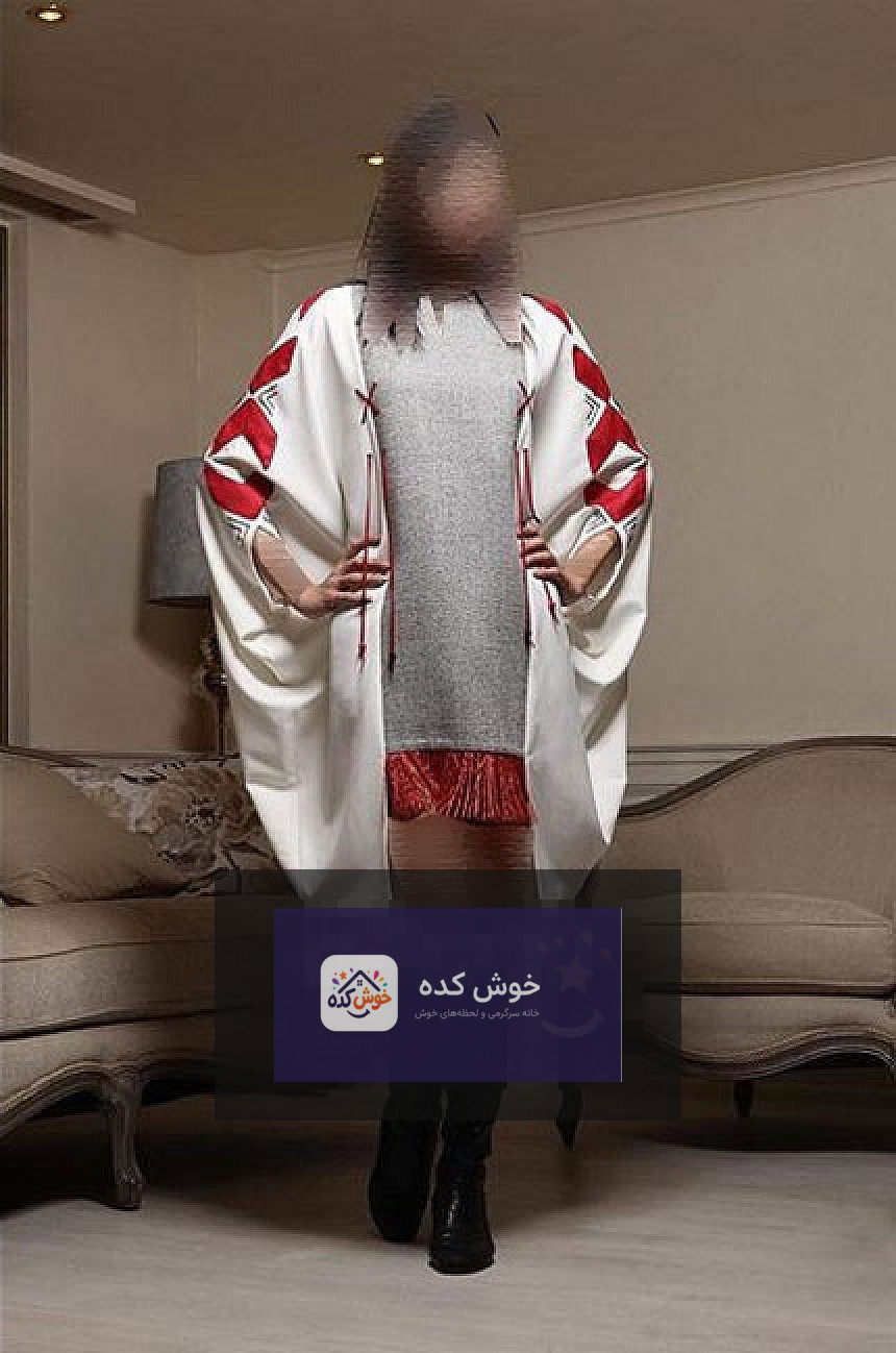 مدل مانتو عبایی مجلسی با آستین‌های کلوش و گلدوزی ظریف، طراحی شده برای استایل‌های خاص