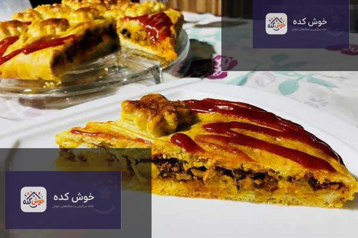 کاسرول بادمجان مجلسی کاسرول بادمجان مجلسی با لایه های بادمجان سرخ شده، گوشت چرخ کرده و پنیر ذوب شده، آماده سرو
