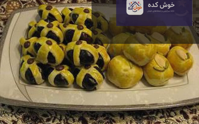 دست پیچ خرما مجلسی با تزیین پودر پسته و گل محمدی، مناسب برای پذیرایی و سفره افطار