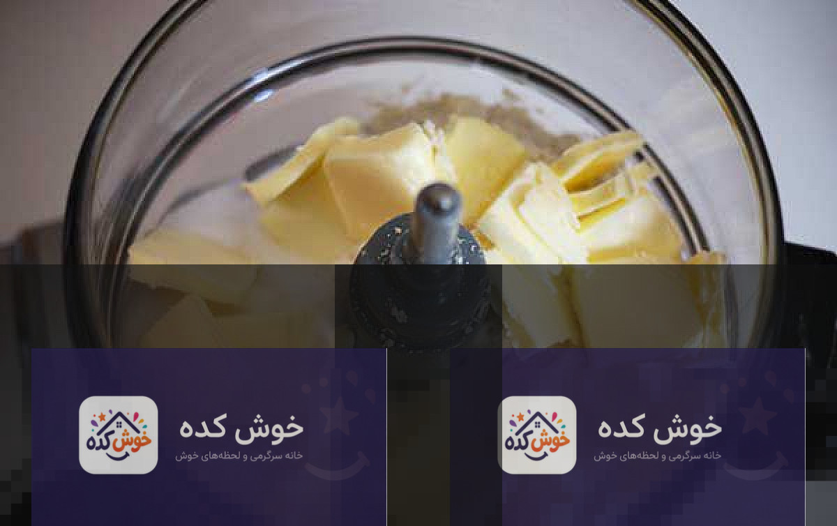 برش خورده تارت چیز کیک سیب با لایه های کراست، فیلینگ پنیری و رویه سیب