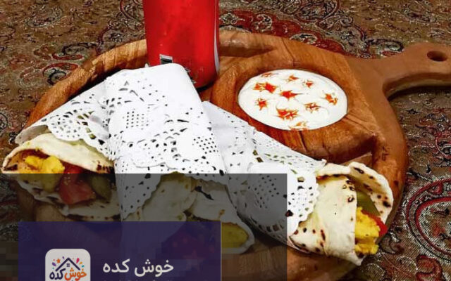 طرز تهیه ساندویچ شاورما مرغ و گوشت: مواد لازم شامل نان پیتا، مرغ، گوشت، سس سیر، خیارشور و سبزیجات تازه