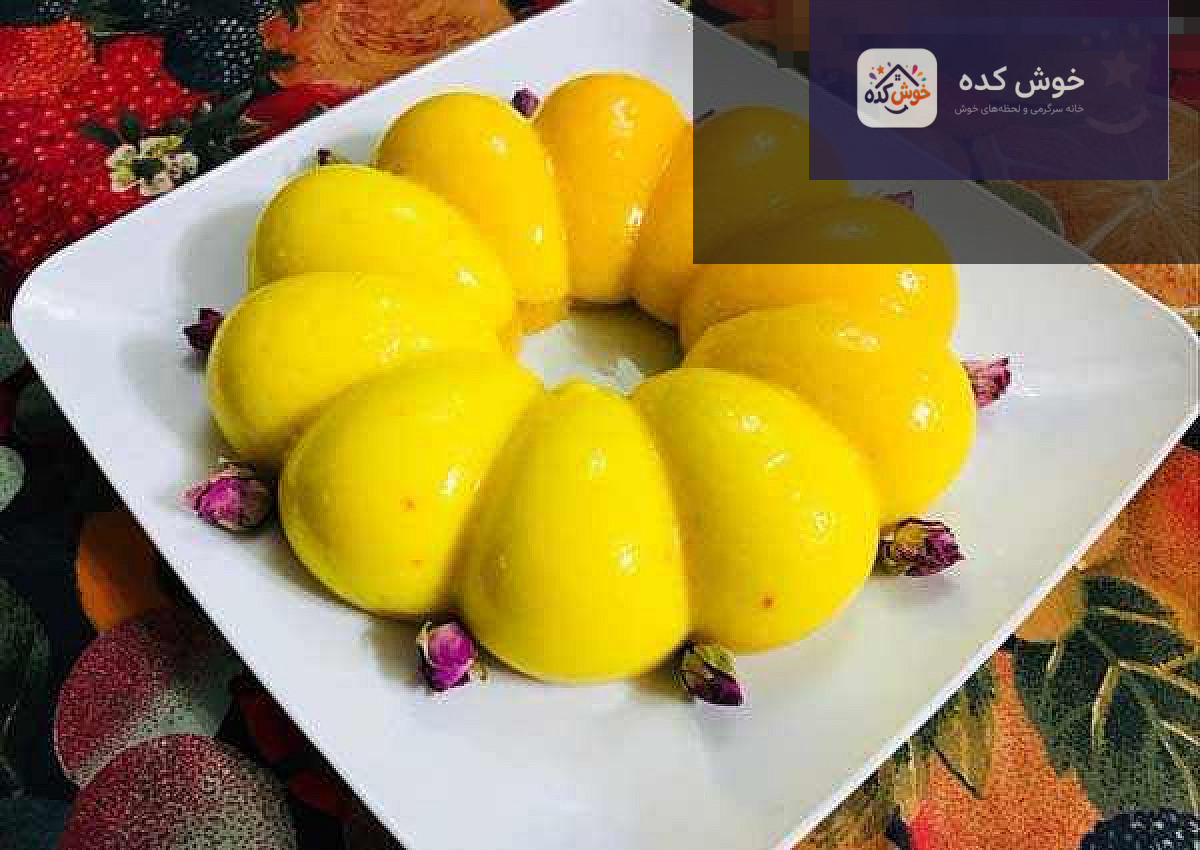 ماقوت بستنی زعفرانی: دسر مجلسی و خوشمزه ماقوت بستنی زعفرانی مجلسی با تزیین خلال پسته و گل محمدی، دسری خوشمزه و سنتی برای مهمانی ها