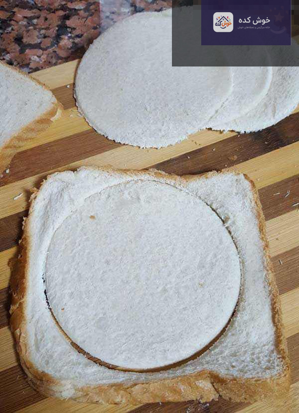 قطایف های طلایی و خوشرنگ با تزیین پودر پسته، آماده سرو