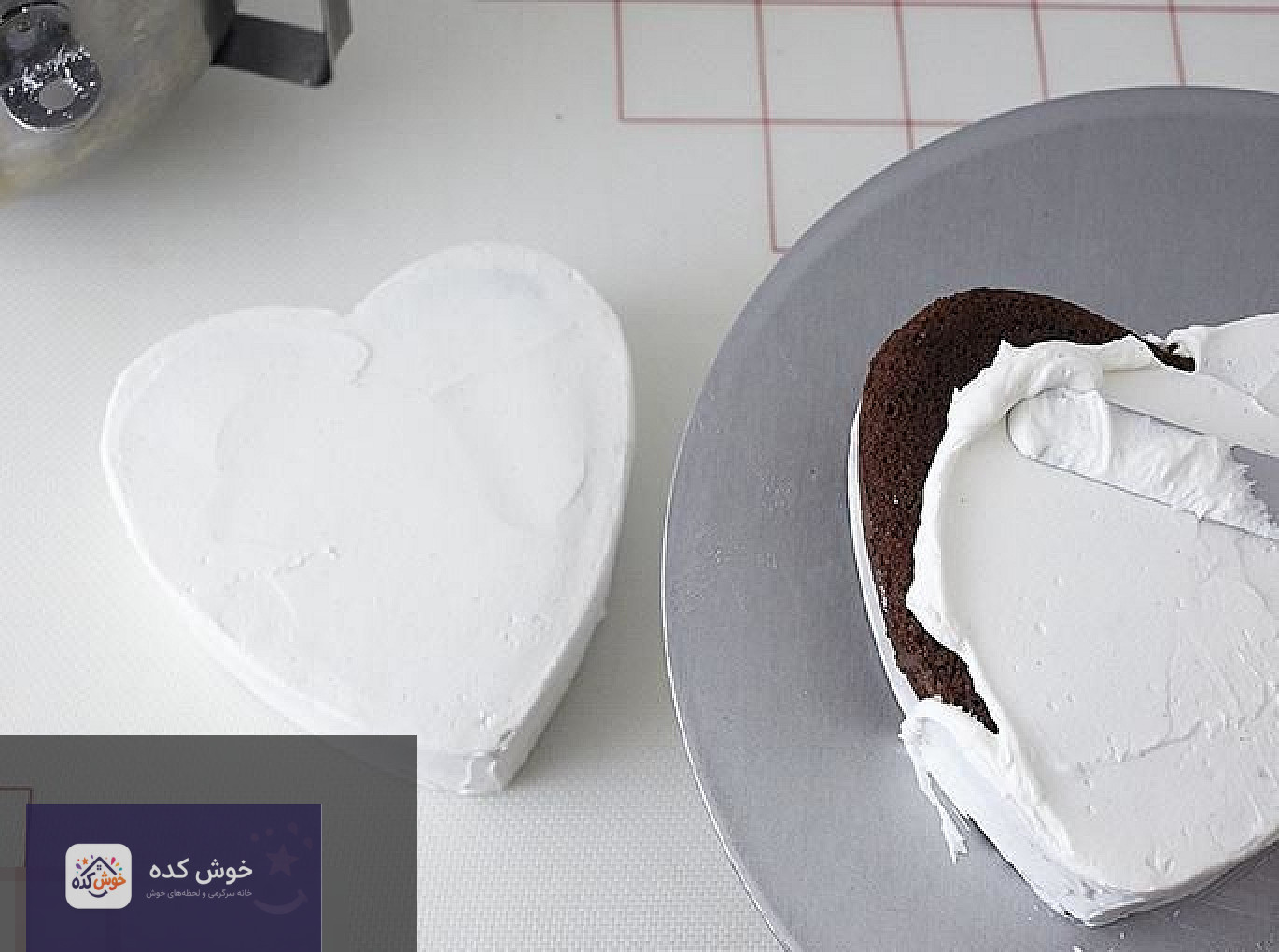 برش خورده کیک تولد به شکل جعبه شکلات با لایه‌های کیک و فیلینگ کرم