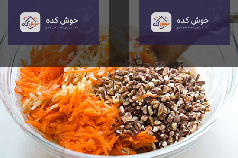 مواد لازم برای تهیه کاپ کیک سیب و هویج مواد اولیه کاپ کیک سیب و هویج شامل تخم مرغ، آرد، شکر، روغن، سیب و هویج رنده شده، دارچین و بکینگ پودر
