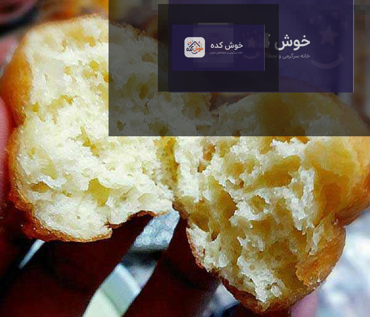 چند عدد نان قتلمه مازندرانی تازه پخته شده روی سینی، آماده سرو