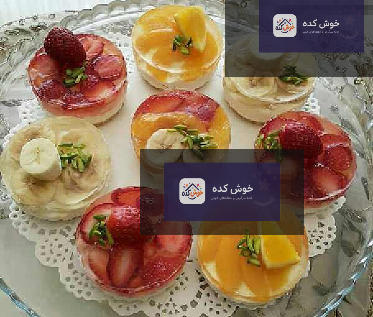 چیز کیک های تک نفره در لیوان های شیشه ای، با لایه های بیسکوییت، کرم پنیری و ژله توت فرنگی