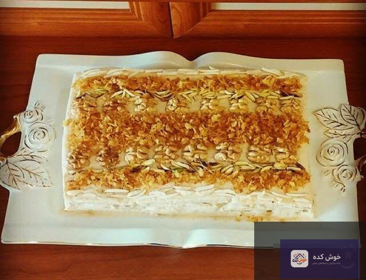 کیک کشک بادمجان مجلسی کیک کشک بادمجان مجلسی با تزیین نعناع داغ و پیاز داغ، مناسب برای مهمانیها و مجالس