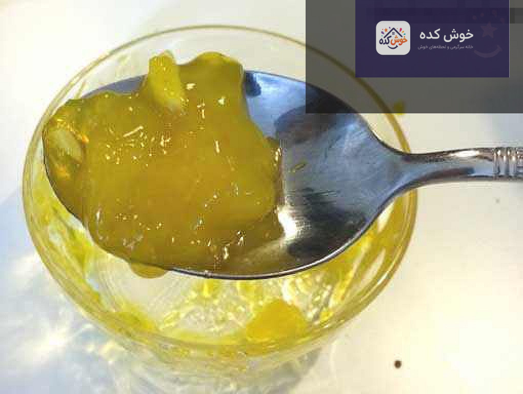 مراحل نهایی تهیه ماقوت زعفرانی یزدی در قابلمه، با غلظت مناسب